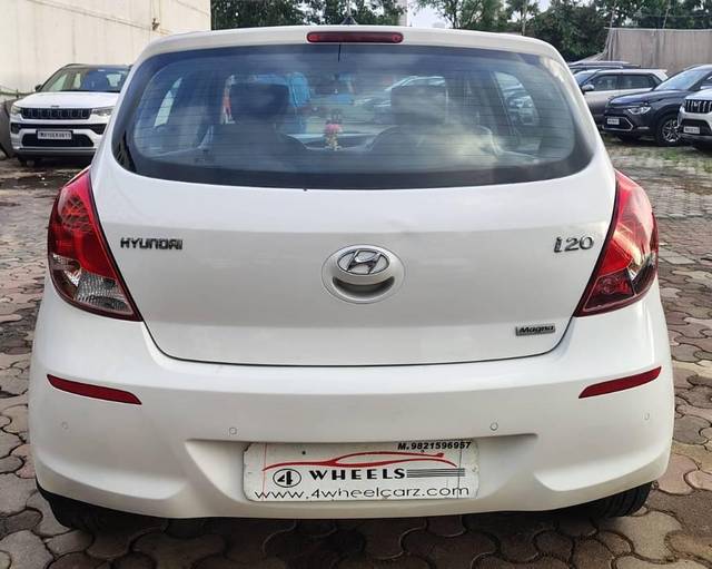 https://images10.gaadi.com/usedcar_image/4599616/original/processed_b0c00c831c6ab68bb0fb5109dddcfbaa.jpeg?imwidth=6401