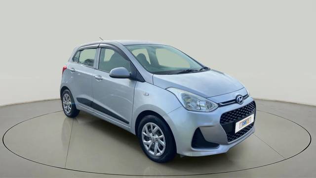https://images10.gaadi.com/usedcar_image/4599619/original/7cf03f29a58c541405e2a5e75ca03131.jpg?imwidth=6400