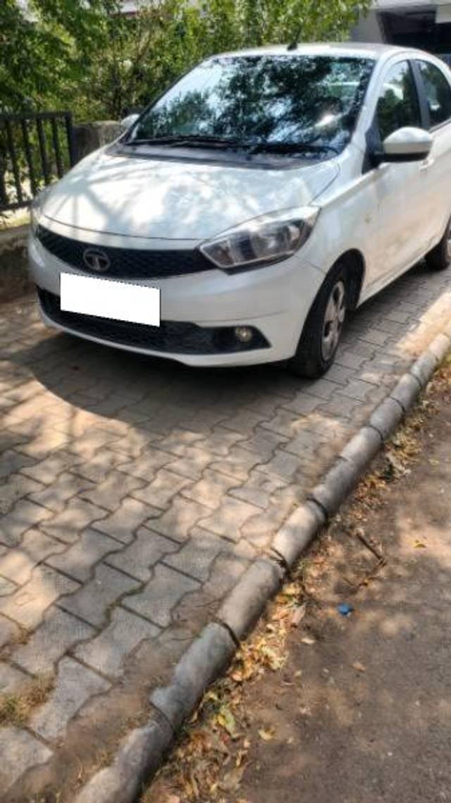 https://images10.gaadi.com/usedcar_image/4599624/original/processed_a2b7fb7c-d8de-41c7-9079-d04a11d20bcd.jpg?imwidth=6400