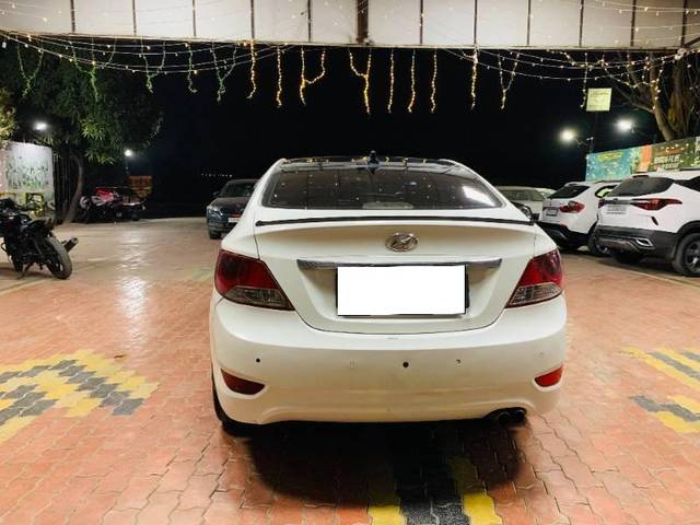 https://images10.gaadi.com/usedcar_image/4599631/original/processed_3d5af821-f8a3-4c61-95db-59b96186a31b.jpg?imwidth=6401