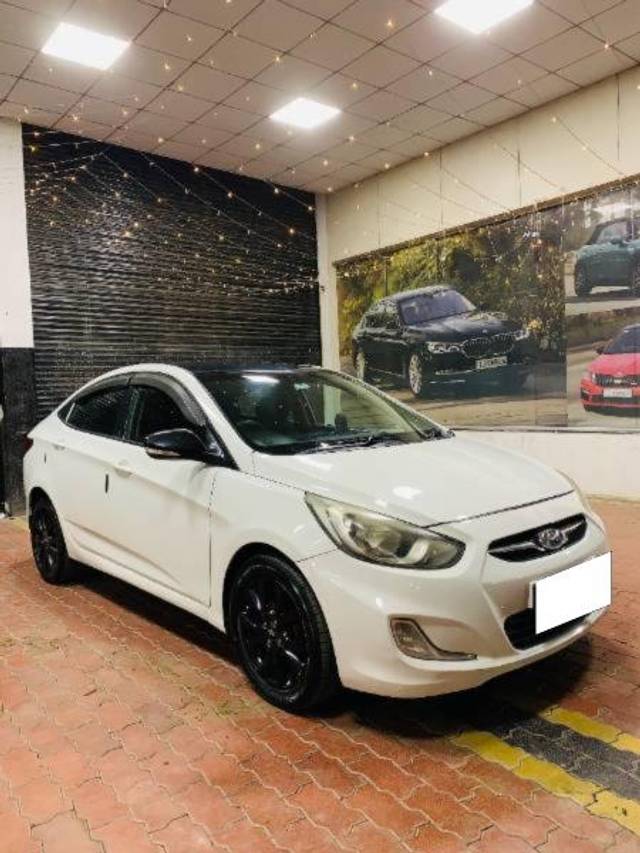 https://images10.gaadi.com/usedcar_image/4599631/original/processed_db3b017c-a499-4841-ad9a-22cb9f79dbc5.jpg?imwidth=6400