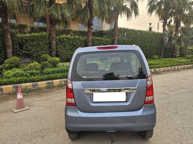 https://images10.gaadi.com/usedcar_image/4599641/original/processed_01045356f63d6074bc66caf238a1db2d.jpg?imwidth=6402