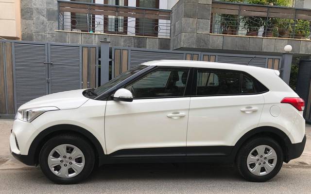 https://images10.gaadi.com/usedcar_image/4599642/original/b6ee31498114f5287991e571e7de2225.jpg?imwidth=6402