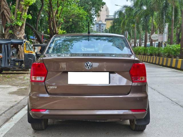 https://images10.gaadi.com/usedcar_image/4599687/original/processed_8247e5998ca82f4464414f78edf3b00a.jpg?imwidth=6402