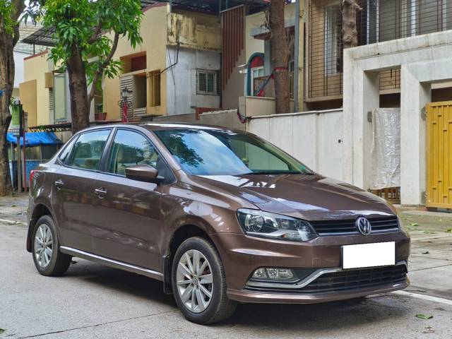 https://images10.gaadi.com/usedcar_image/4599687/original/processed_b4f9f8b522076f6763696b1245ac1865.jpg?imwidth=6400