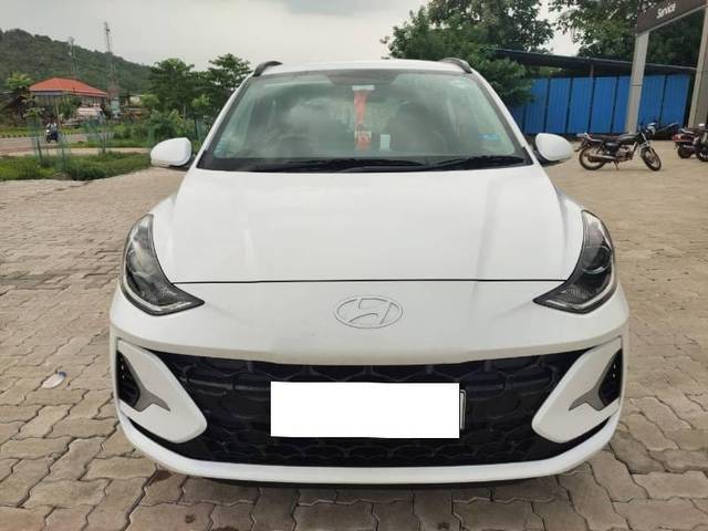 https://images10.gaadi.com/usedcar_image/4599716/original/processed_4bfc0596-0738-40c8-9792-c7d17020b472.jpg?imwidth=6400