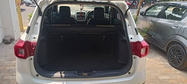 https://images10.gaadi.com/usedcar_image/4599726/original/a5efb7dddd1eca10374ba4e93dbbb1e2.jpeg?imwidth=6402