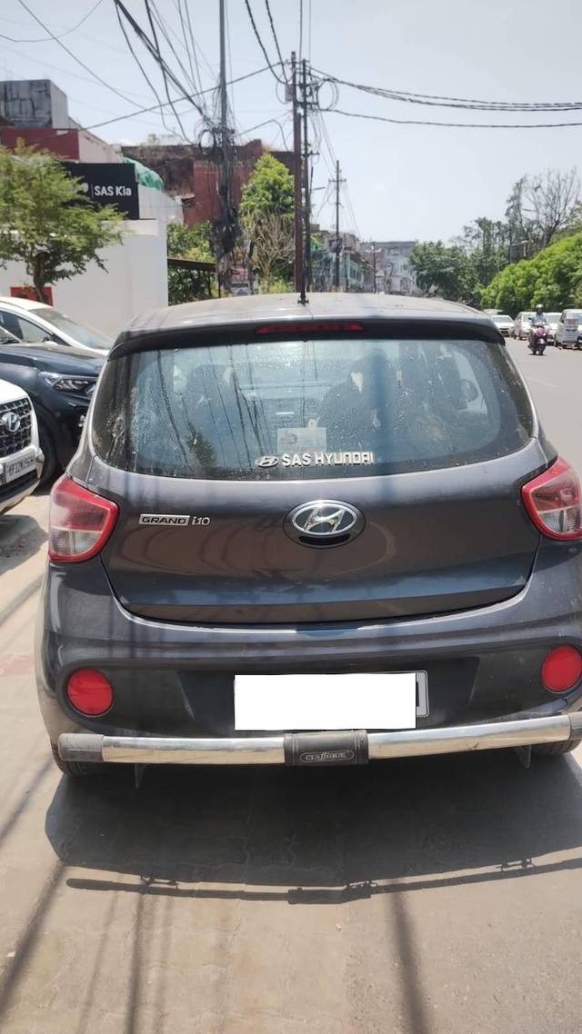 https://images10.gaadi.com/usedcar_image/4599732/original/processed_b9574a241d8f8e869b7f35fa13b17569.jpg?imwidth=6401