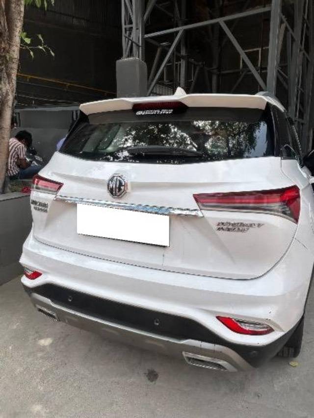https://images10.gaadi.com/usedcar_image/4599739/original/processed_c6f59ba4-fd0c-462c-9111-344e7f9b5d5b.jpeg?imwidth=6402