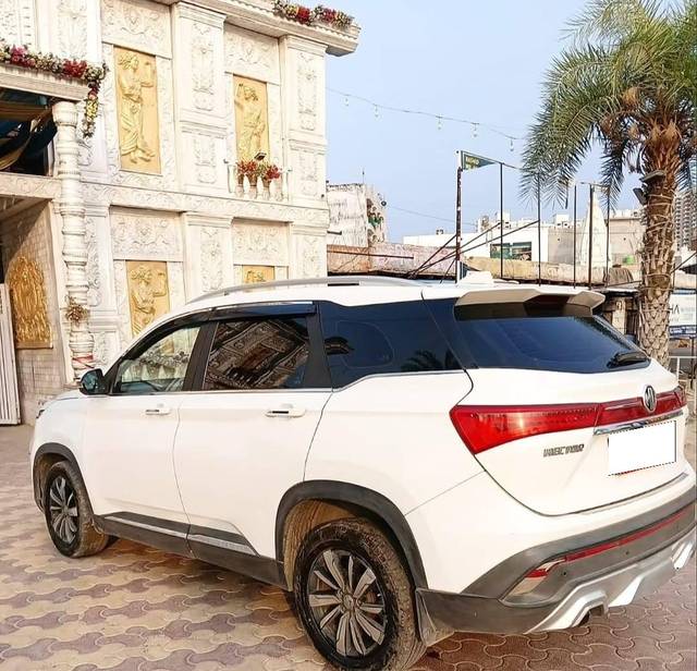 https://images10.gaadi.com/usedcar_image/4599798/original/processed_5e17b511b8fd65d89d585bf73fd5a9a8.jpg?imwidth=6402