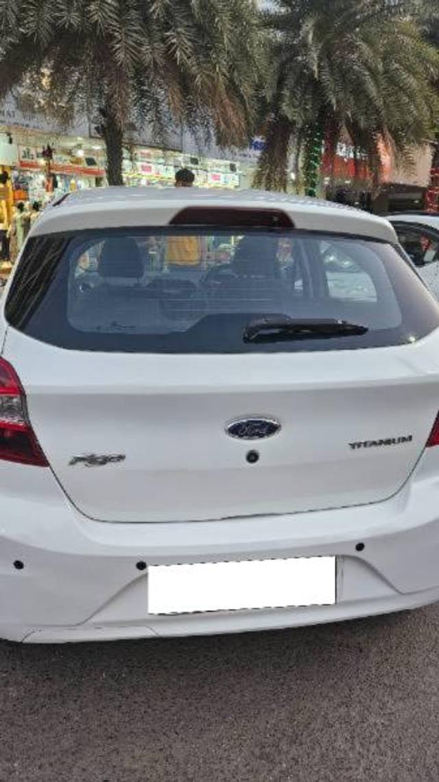 https://images10.gaadi.com/usedcar_image/4599801/original/processed_9d22526f-002d-4c29-aa93-6a1db51d324d.jpg?imwidth=6401