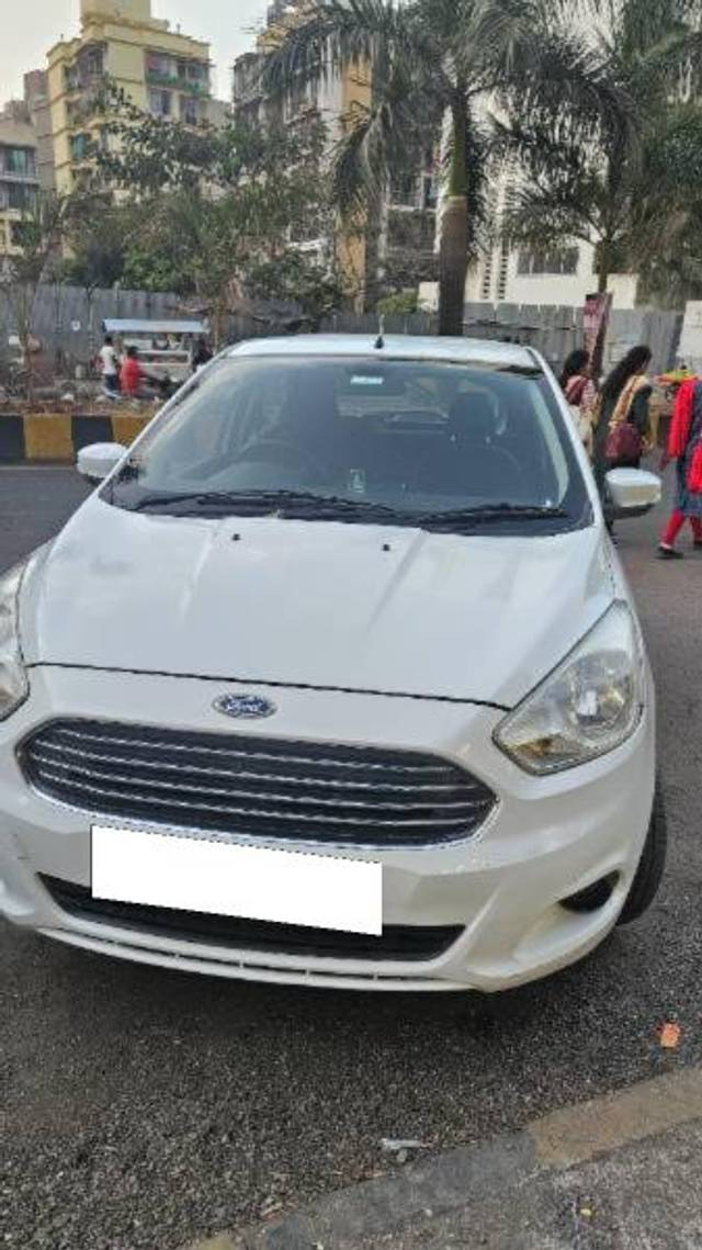 https://images10.gaadi.com/usedcar_image/4599801/original/processed_ebe4a3de-d92c-4ac3-af80-b499e5b26801.jpg?imwidth=6400