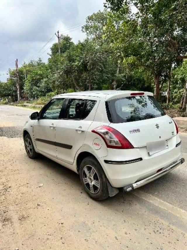 https://images10.gaadi.com/usedcar_image/4599875/original/processed_328da733-f6ed-48dc-9829-9373f02d6fd2.jpeg?imwidth=6402