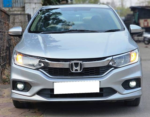 https://images10.gaadi.com/usedcar_image/4599887/original/processed_0f218ab0-645f-4c16-9fd6-373568cbf8d9.jpg?imwidth=6401