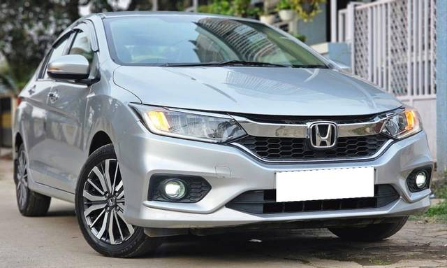 https://images10.gaadi.com/usedcar_image/4599887/original/processed_5d410275-bf08-4947-bacb-71e0a9721854.jpg?imwidth=6400