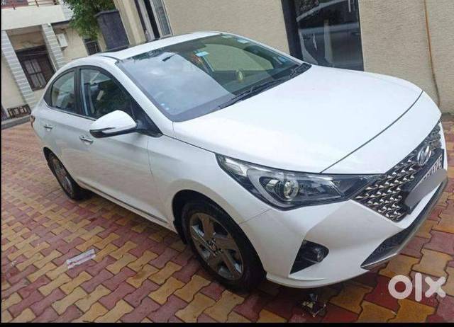 https://images10.gaadi.com/usedcar_image/4599889/original/processed_1a8b40b5-f989-4dfe-ae85-0207c08398ca.jpg?imwidth=6400