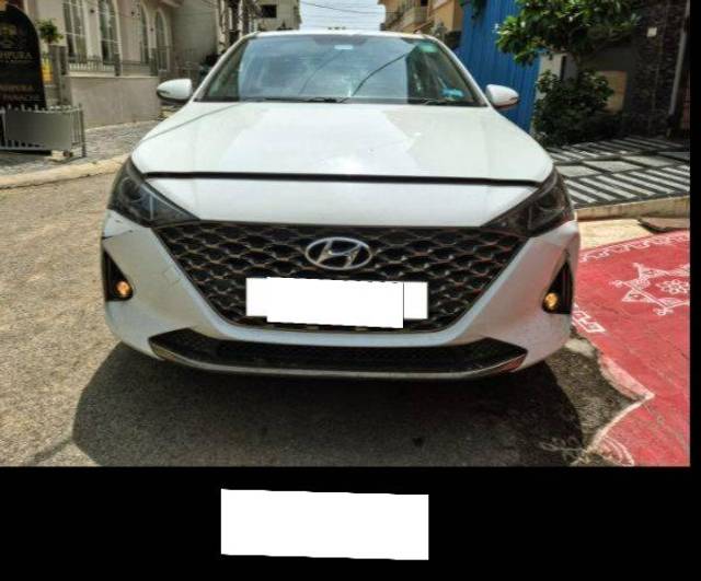 https://images10.gaadi.com/usedcar_image/4599889/original/processed_ca9d1c03-3b69-482d-89ae-715d4aac685b.jpg?imwidth=6400