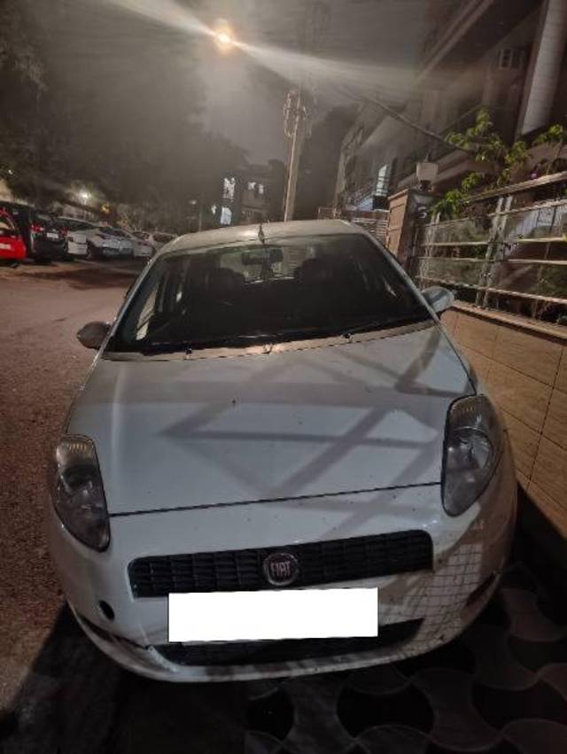 https://images10.gaadi.com/usedcar_image/4599931/original/processed_a69ec6b5-f410-4787-834c-9336f9168e03.jpg?imwidth=6400