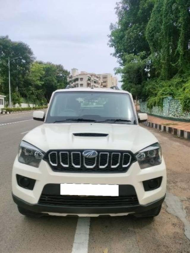 https://images10.gaadi.com/usedcar_image/4599940/original/processed_10574dec-d719-4229-b1bc-ad3a0c344228.jpeg?imwidth=6400