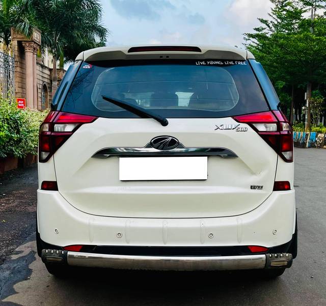 https://images10.gaadi.com/usedcar_image/4599994/original/processed_d9d9a5c3-29e7-4f3c-b570-d118125597e9.jpg?imwidth=6402