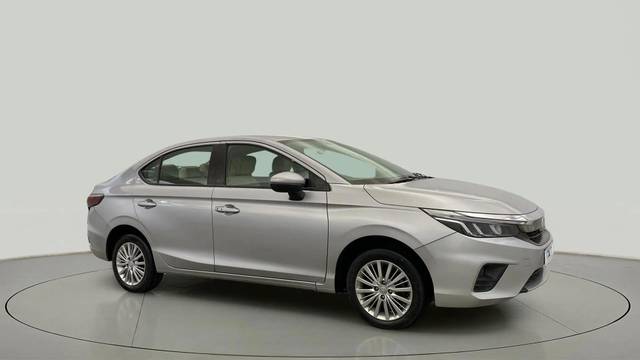 https://images10.gaadi.com/usedcar_image/4600009/original/3d9814939a7f2fd0d4f0f8bd39bdb8d6.jpg?imwidth=6400