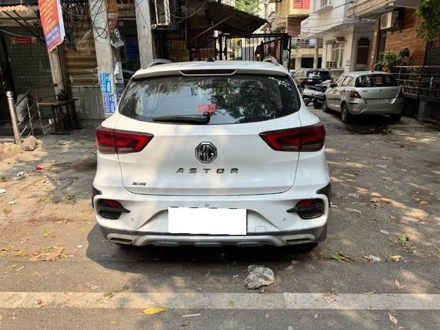 https://images10.gaadi.com/usedcar_image/4600019/original/processed_84f45a81-c10c-45ab-bdea-0d67b333f07c.jpeg?imwidth=6401