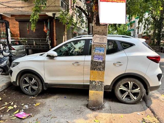 https://images10.gaadi.com/usedcar_image/4600019/original/processed_bd55c82e-14c5-4c9b-858d-736345d4ba24.jpeg?imwidth=6402