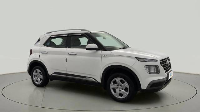https://images10.gaadi.com/usedcar_image/4600022/original/27a3b4f71e0f28382c7c829c66df4dab.jpg?imwidth=6400