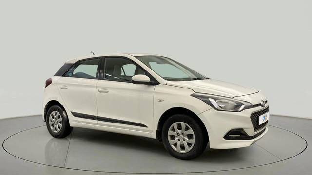 https://images10.gaadi.com/usedcar_image/4600024/original/b816b7070b7ce0febef6e94a30965f8b.jpg?imwidth=6400