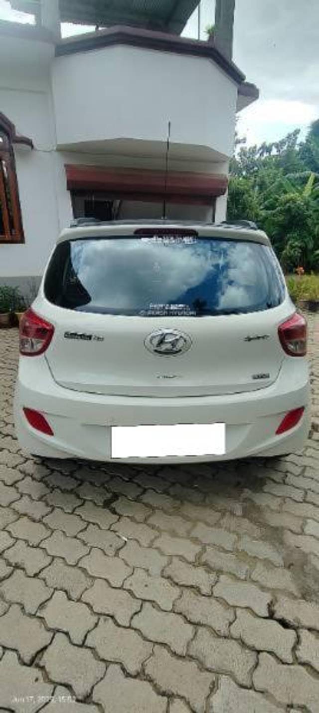 https://images10.gaadi.com/usedcar_image/4600036/original/processed_bbe15144-6310-477a-88c3-2bdfe4cec42b.jpg?imwidth=6401