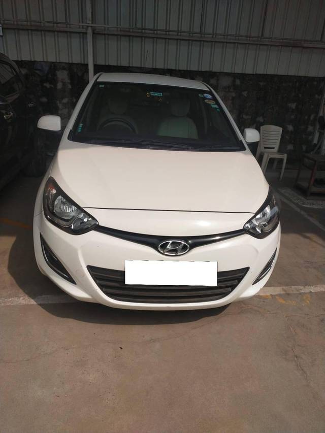 https://images10.gaadi.com/usedcar_image/4600067/original/processed_f1b5055a-f282-47a7-b3c9-2fe7aa6eec43.jpg?imwidth=6400