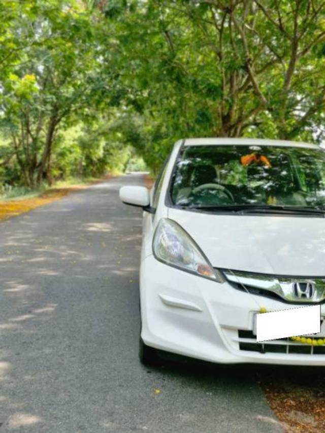 https://images10.gaadi.com/usedcar_image/4600104/original/processed_a2cad329-9a11-4483-9b1d-fe4fc1fbf37e.jpg?imwidth=6401