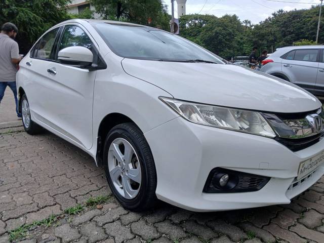 https://images10.gaadi.com/usedcar_image/4600108/original/processed_53fd59a988394590aa6615fb993b86c7.jpg?imwidth=6400
