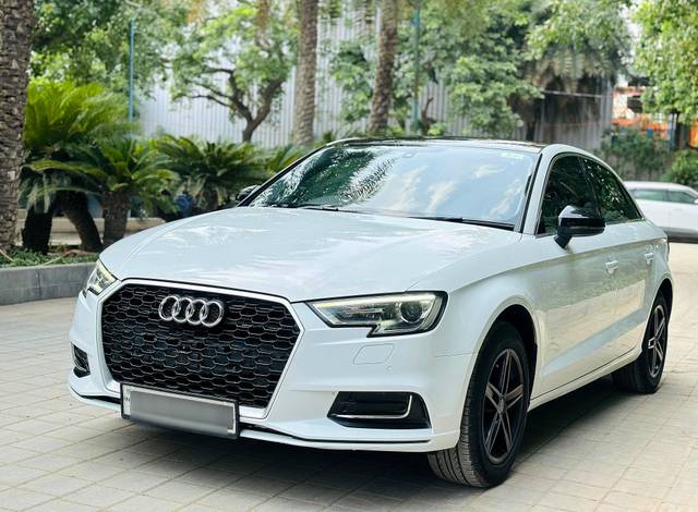 https://images10.gaadi.com/usedcar_image/4600119/original/processed_e10f98e82300de0c0d2fb4b92e3ac6c4.jpg?imwidth=6401