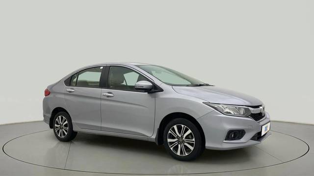 https://images10.gaadi.com/usedcar_image/4600131/original/300369073f06d05fe751085fa0724471.jpg?imwidth=6400