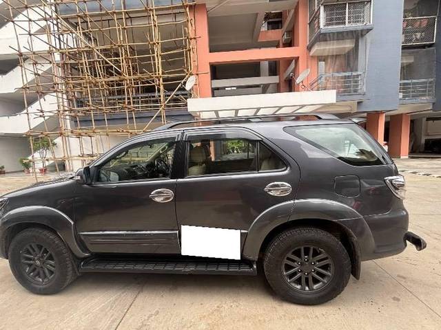 https://images10.gaadi.com/usedcar_image/4600164/original/processed_7b80d13b-8b42-4332-8294-defe9282a524.jpeg?imwidth=6401
