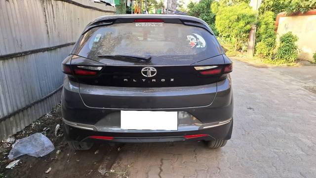 https://images10.gaadi.com/usedcar_image/4600187/original/processed_75c30164-c2cd-4e44-9953-31bce44c4d76.jpg?imwidth=6401