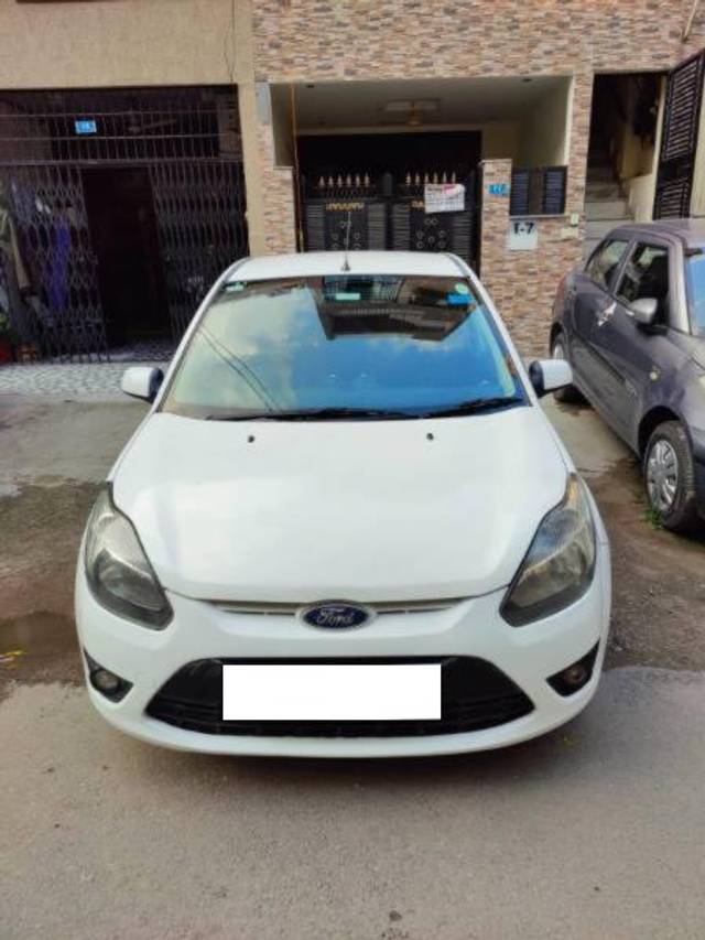 https://images10.gaadi.com/usedcar_image/4600192/original/processed_7d84a587-76a1-4016-b3e9-cadecd4633be.jpg?imwidth=6400