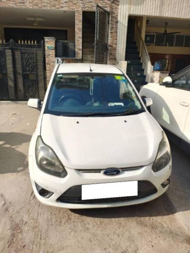 https://images10.gaadi.com/usedcar_image/4600192/original/processed_f379a0a0-9e1d-49e9-b440-6593768b7466.jpg?imwidth=6402