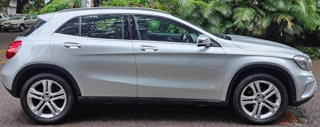 https://images10.gaadi.com/usedcar_image/4600229/original/acbf5bb382917a7ab010e0adf1a08d5f.png?imwidth=6401