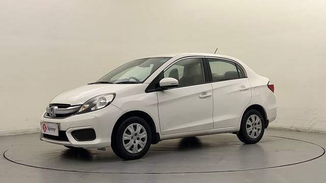 https://images10.gaadi.com/usedcar_image/4600452/original/1f7a4efe971ca2f7eb7147cf6f5cdb7c.JPG?imwidth=6400