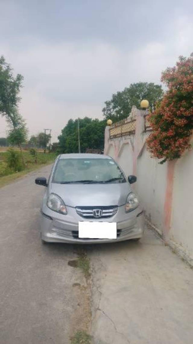 https://images10.gaadi.com/usedcar_image/4600459/original/processed_783bb5dc-53ea-431c-88bc-7755bd0c3f45.jpg?imwidth=6400
