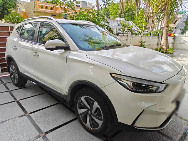 https://images10.gaadi.com/usedcar_image/4600463/original/30a318cd-e371-4e30-bac9-db0fdedd4974.png?imwidth=6400