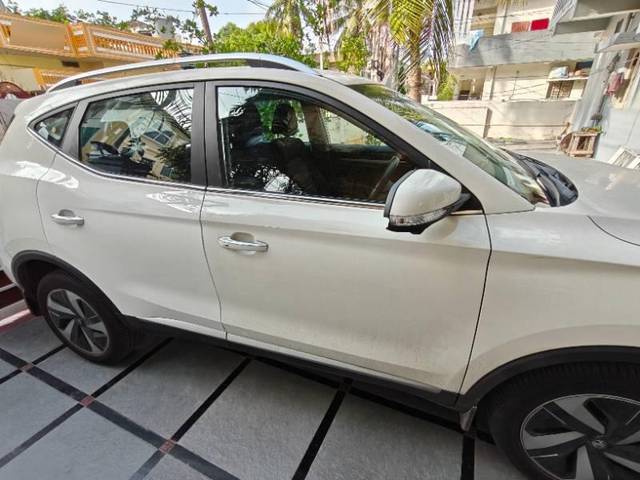 https://images10.gaadi.com/usedcar_image/4600463/original/processed_da0f7b7f-8151-42c9-95a0-1ed0149a947b.jpg?imwidth=6401