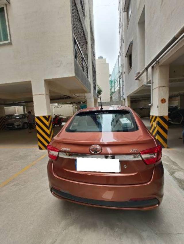 https://images10.gaadi.com/usedcar_image/4600481/original/processed_8f2257a4-b554-4a7b-92cd-59f8c614f9da.jpg?imwidth=6402
