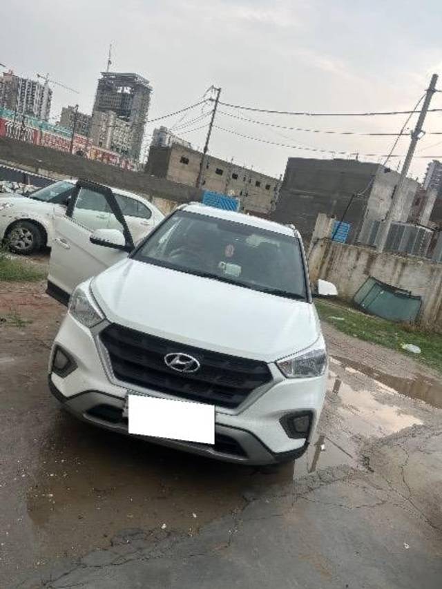 https://images10.gaadi.com/usedcar_image/4600482/original/processed_f8aaf1ac-881d-414f-9e8b-ffb436c2f521.jpeg?imwidth=6400