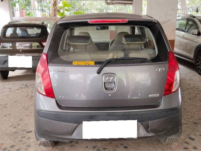 https://images10.gaadi.com/usedcar_image/4600493/original/processed_0d55e1ba-bbbc-4c19-930e-8d7269aad5bf.jpeg?imwidth=6402
