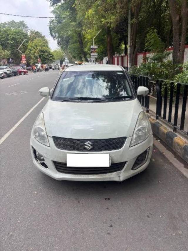 https://images10.gaadi.com/usedcar_image/4600497/original/processed_1fc01645-30a3-4220-b696-9a45900f851d.jpeg?imwidth=6402