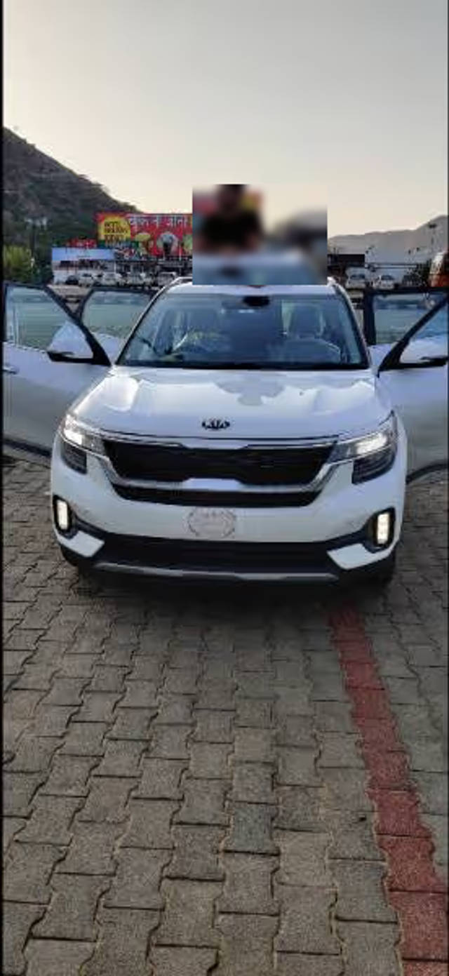 https://images10.gaadi.com/usedcar_image/4600509/original/8a424d57-8657-4745-8695-23629e15f70f.png?imwidth=6401