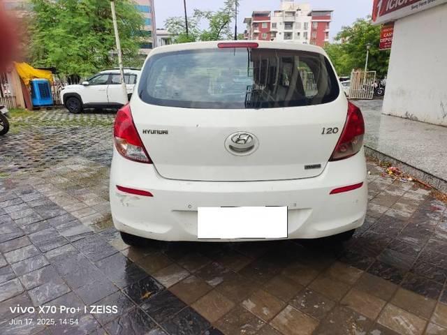 https://images10.gaadi.com/usedcar_image/4600512/original/processed_0c98aa2b-b451-4ed4-9f10-50195e9cdcc8.jpg?imwidth=6401